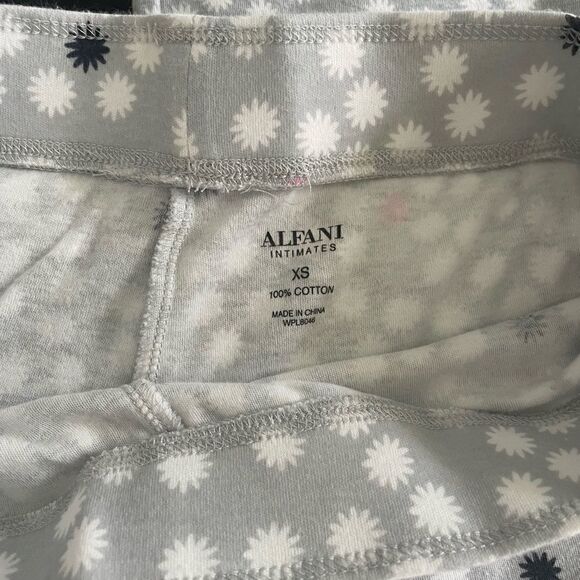 Free with purchase ❤️Alfani” pants - Picture 2 of 3
